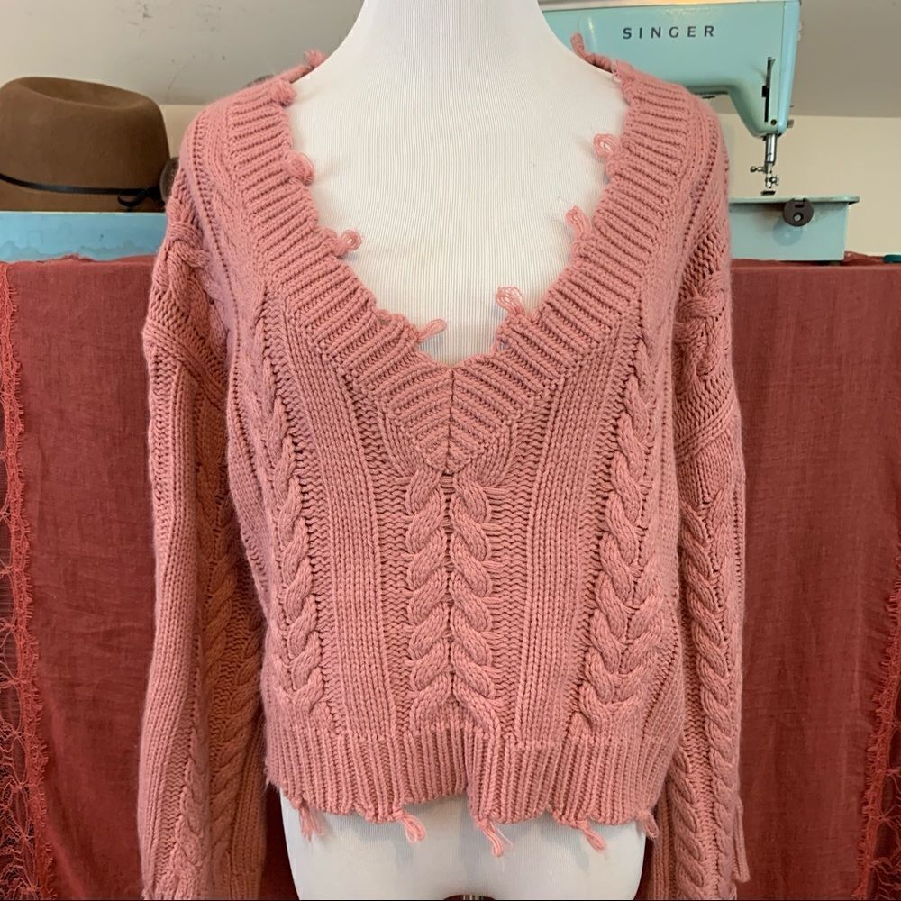 Cloud Ten distressed crop sweater dusty pink M